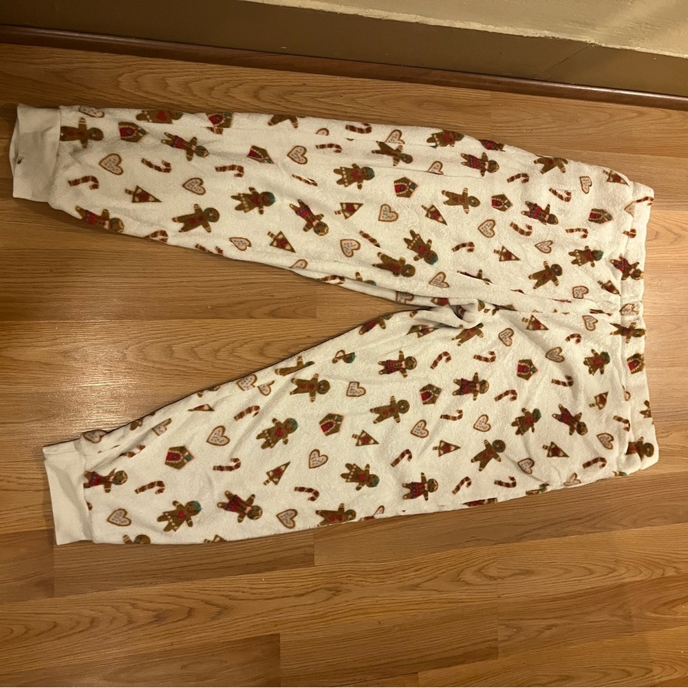Cozy White Gingerbread Print Pajama Pants